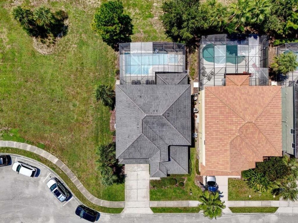 Spacious 5-Bedroom Resort Pool Home with Lake View 5 Villa