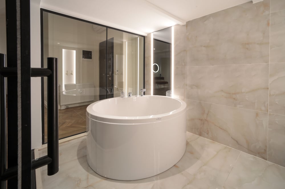 Gatto Suites & Residence