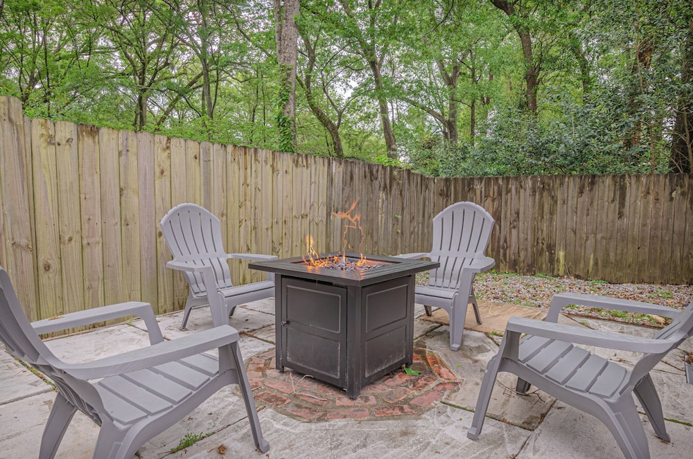 Cozy Bungalow Retreat w FirePit & Grill