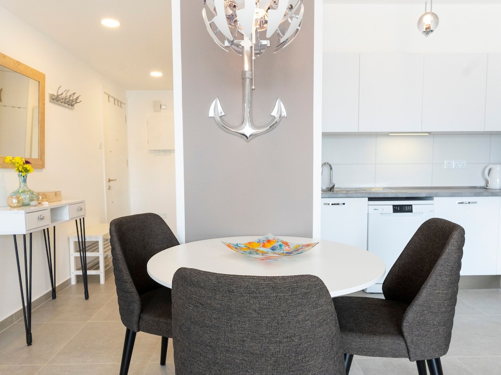 Bright and Lovely Furnished Studio Apartment