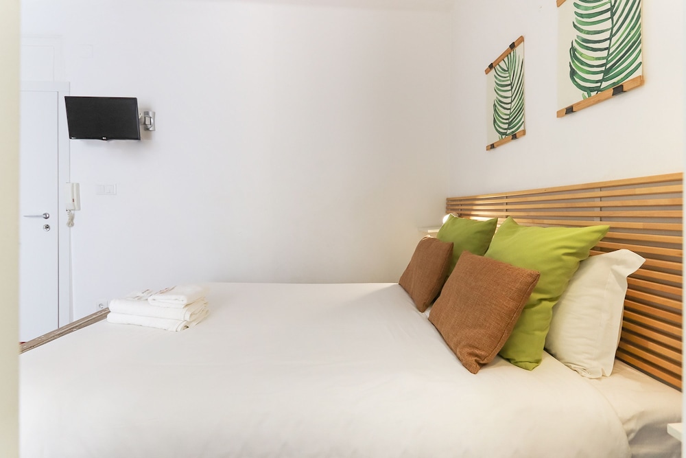 Santos Tiny Studio II by Homing view 4