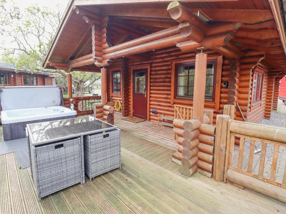 24 Lakeside Drive