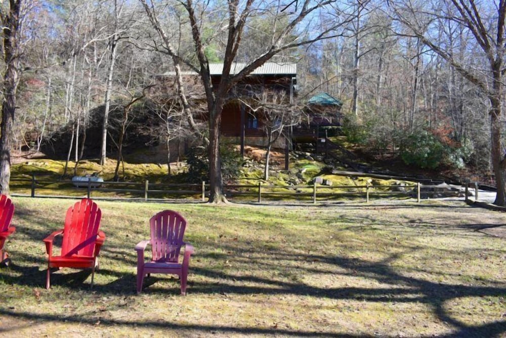 Toccoa Fish Tales view 2