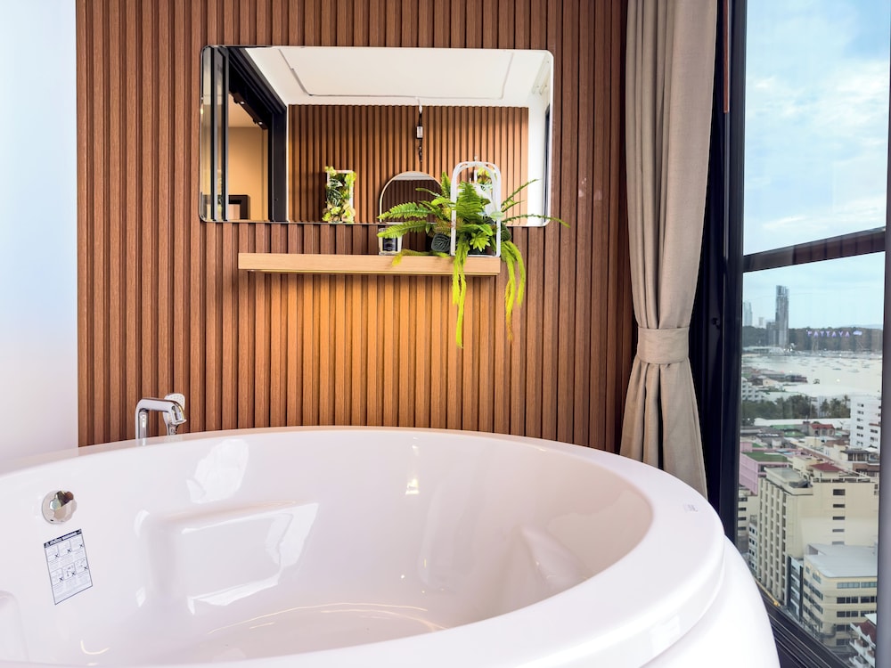 Luxury 2 Bed Room Sea View With Large Bath Tub In Balcony