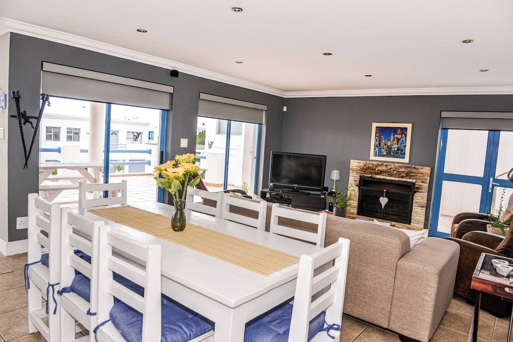 Charis to Theo - Relax in Style at This 3-bedroomed Langebaan Holiday House