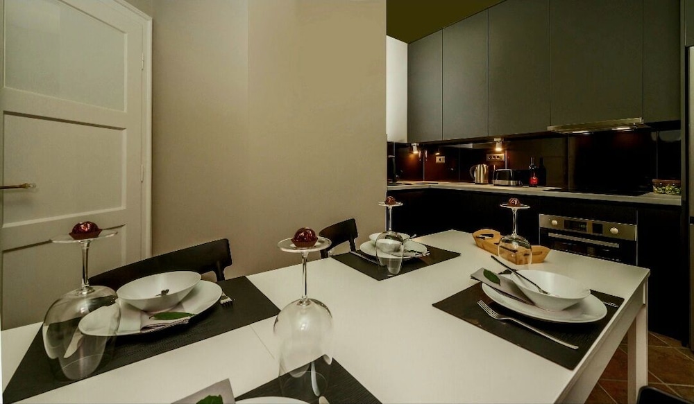 Green, Deluxe Two Bedroom Suite
