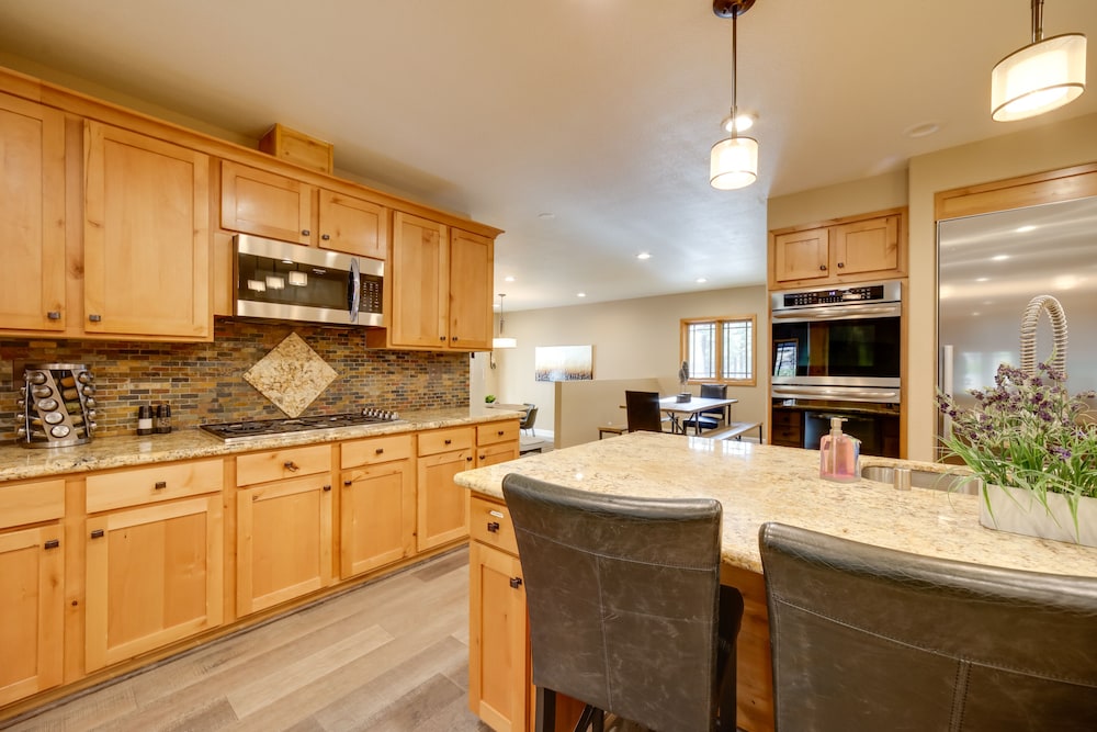 Reno Vacations - Sleek Reno-lake Tahoe Retreat, 4 Mi to Ski Mt Rose - Property Image 13