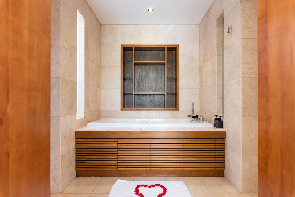 Ocean Villas Beach Resort