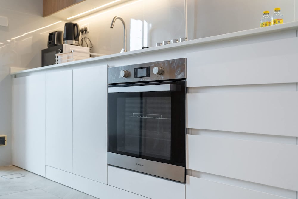 A Fabulous 1 Bedroom Apartment in Marina Pinnacle