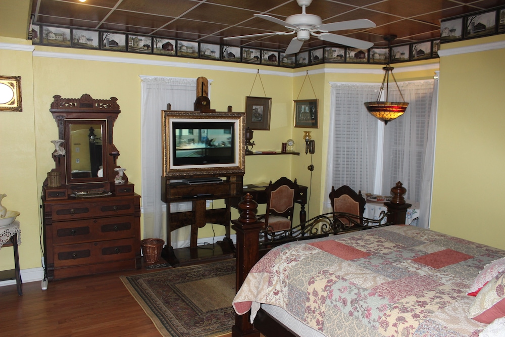 Book Nook Inn