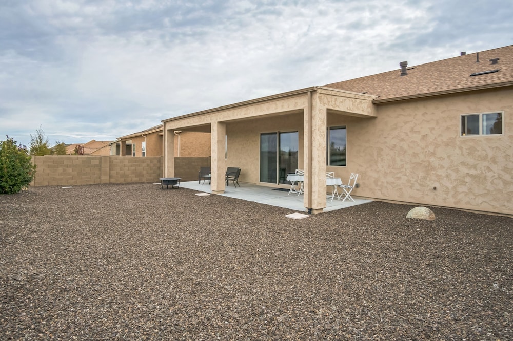 Cozy Granville Retreat W/ Modern Amenities 3 Bedroom Home