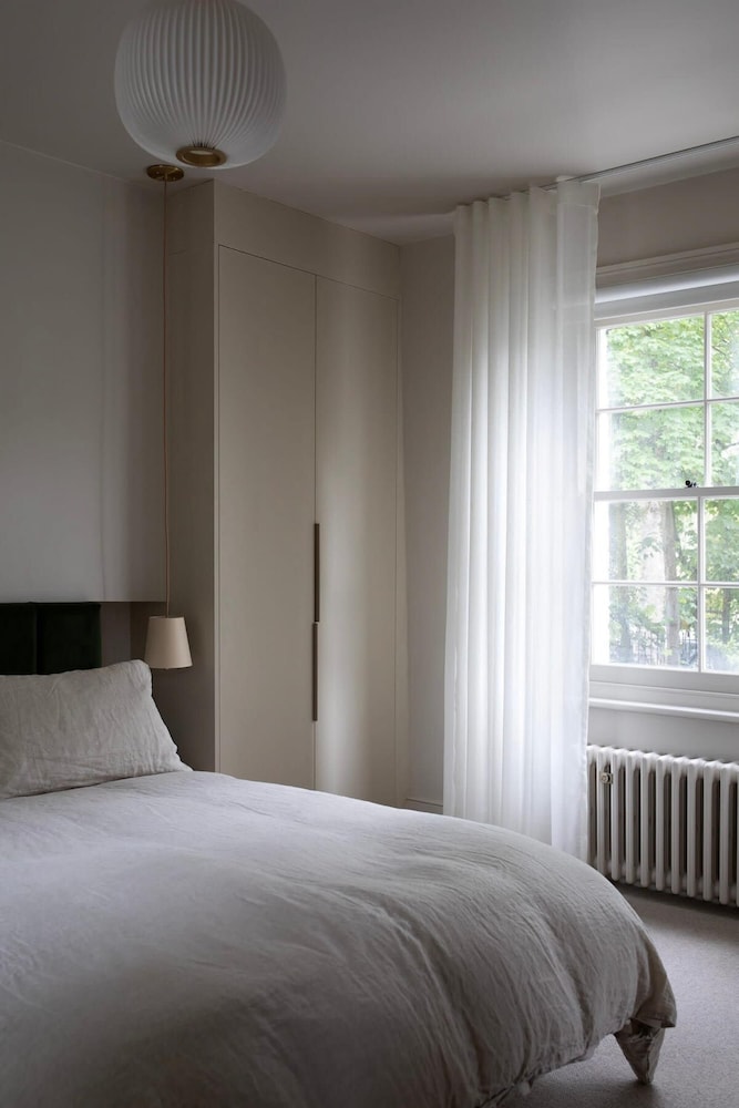 Designer Canal House 2 or 3 Bed Little Venice
