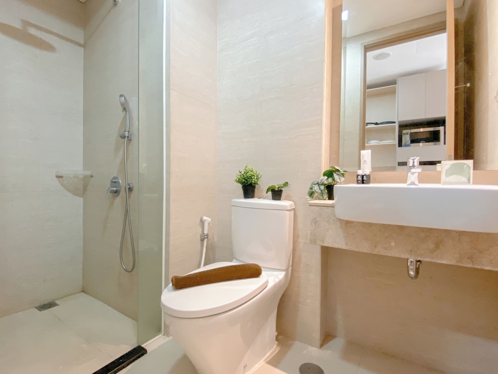 New Furnished Studio At Apartment Gold Coast