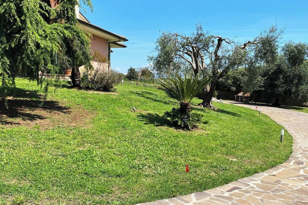Photo 23