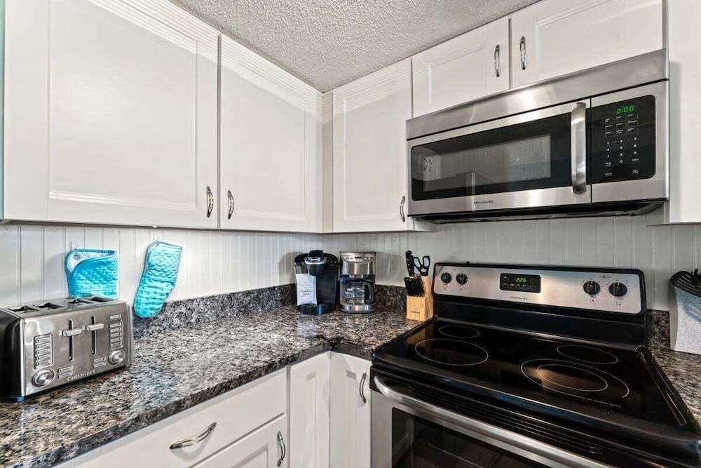 Aqua Vista Retreat 2 Bedroom Condo