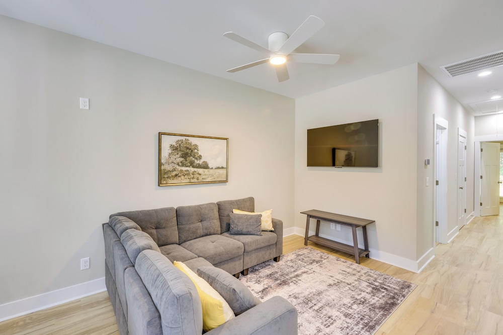 Near 17 Springs Sports Complex: Millbrook Duplex!