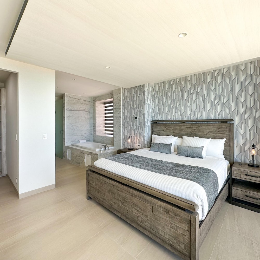 Brand New 6 Bedroom Penthouse