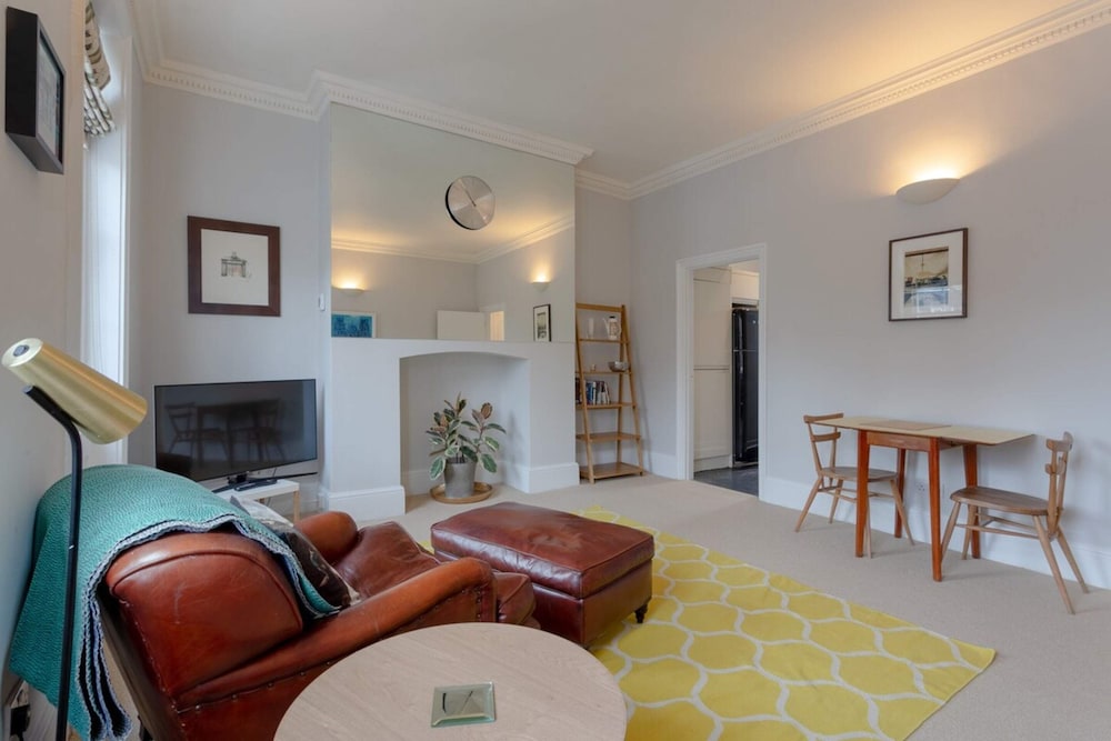 Vibrant 1 Bedroom Flat In Islington With Garden