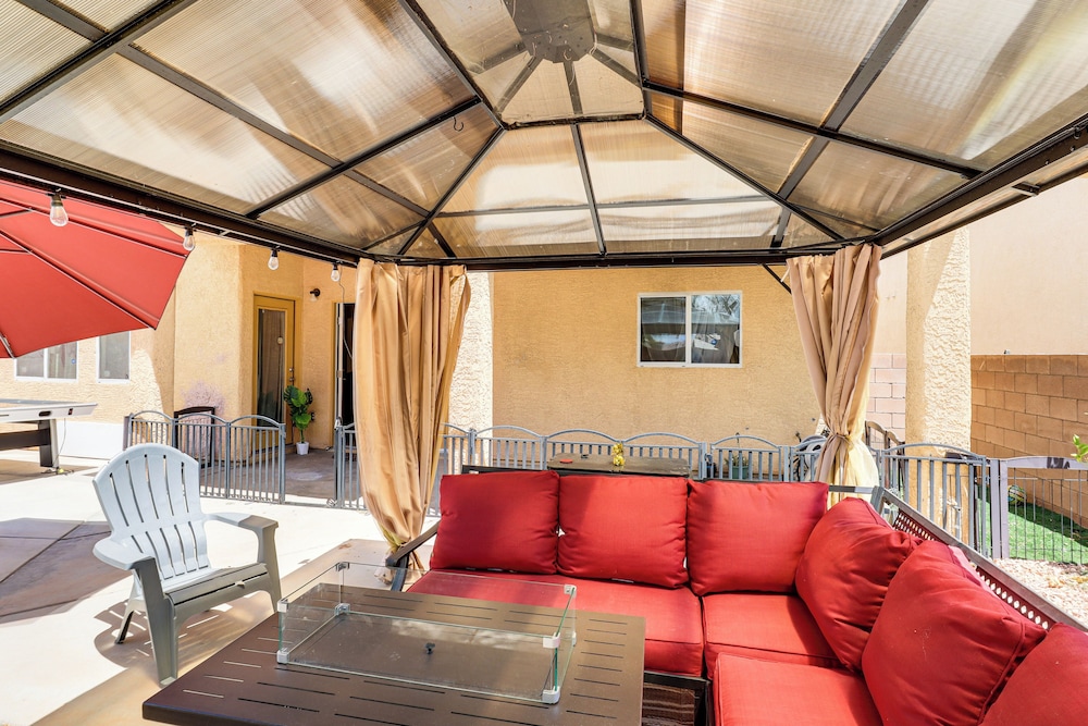 North Las Vegas Home w/ Hot Tub - 14 Mi to Strip!