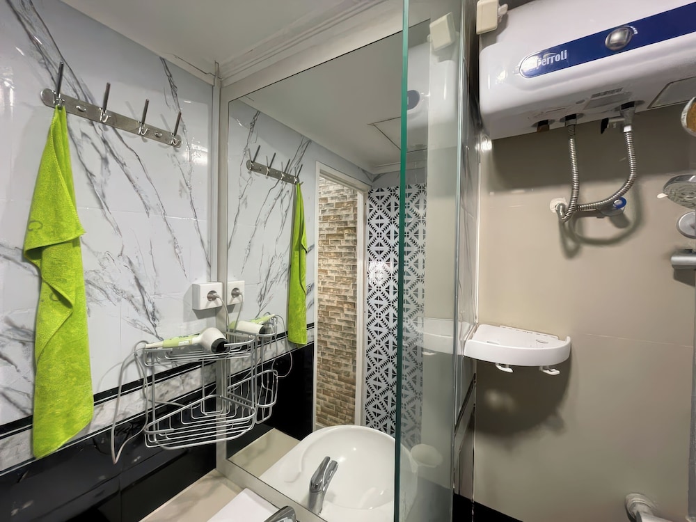 Maple Park Apartment near JI Expo