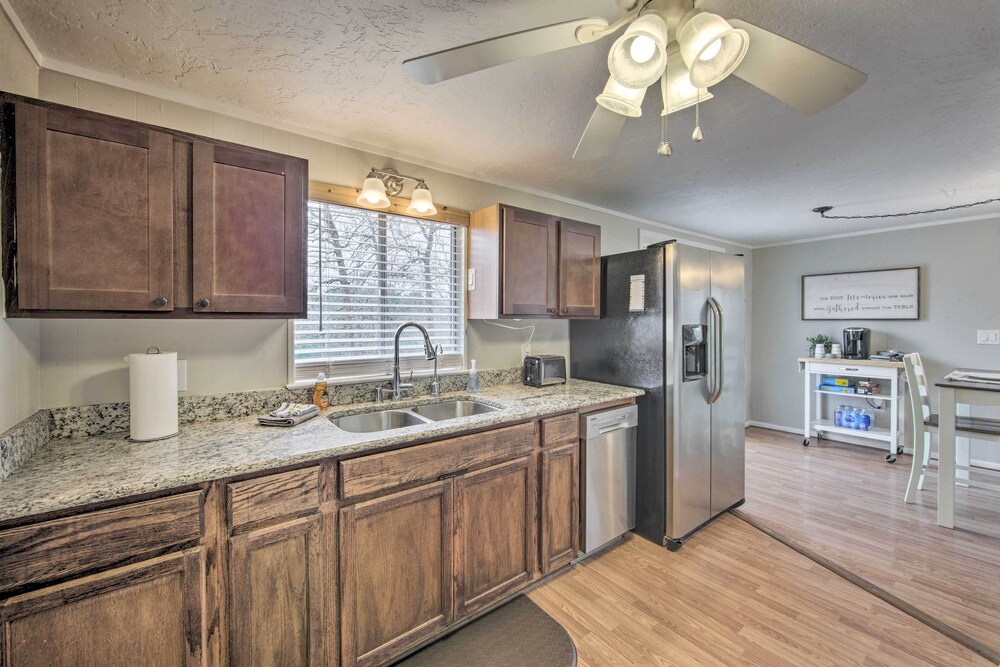 Jefferson Retreat w/ Backyard < 1 Mi to Lake! - Property Image 21