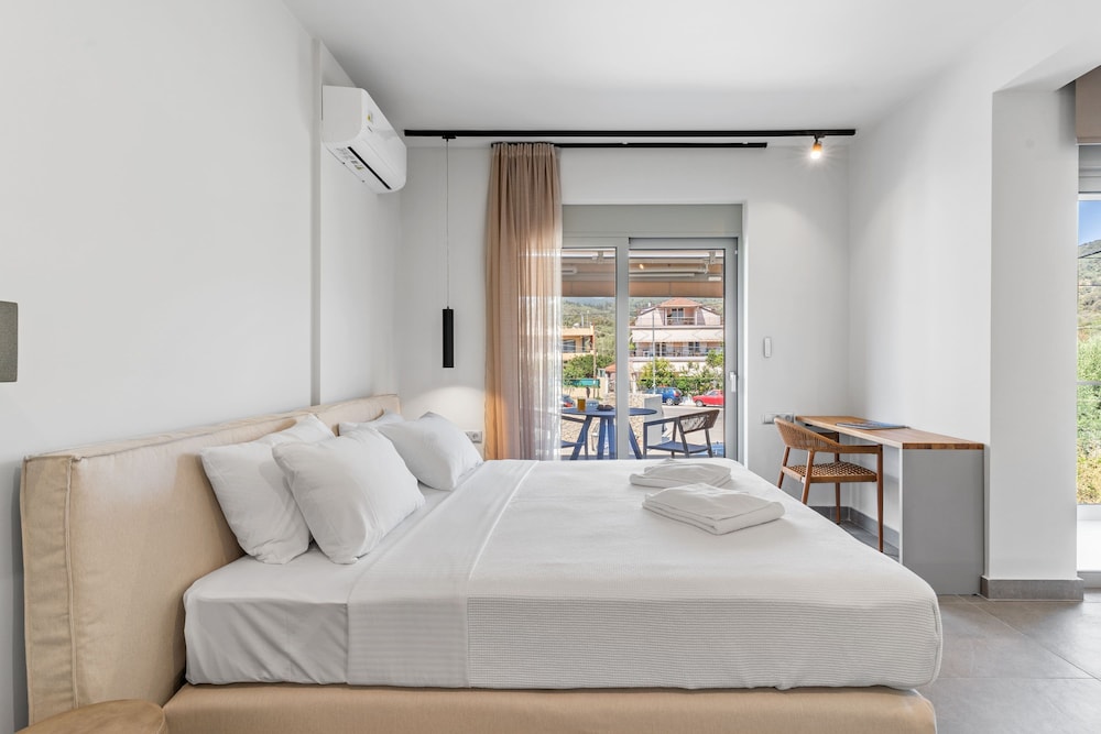 Blue Symphony Suites & Apartments photo 3