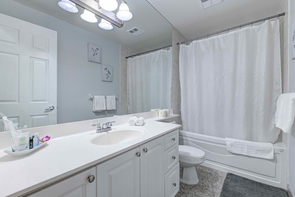 Pelicanstay at Square One Mall