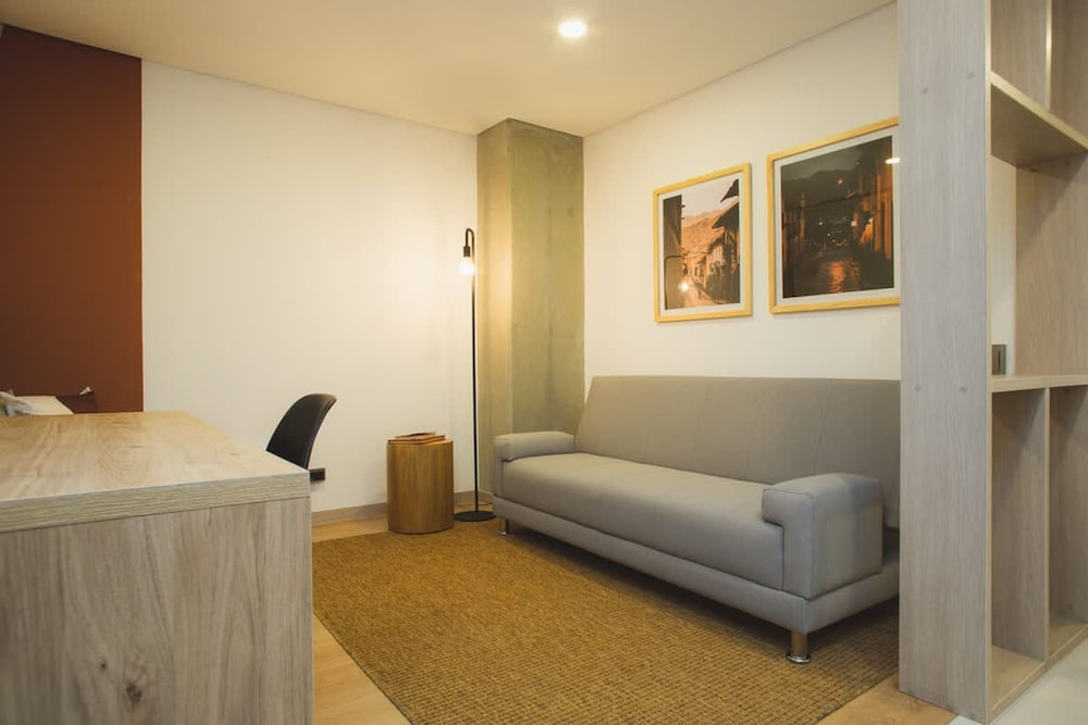 Cozy 3 BR in Laureles in Medell n