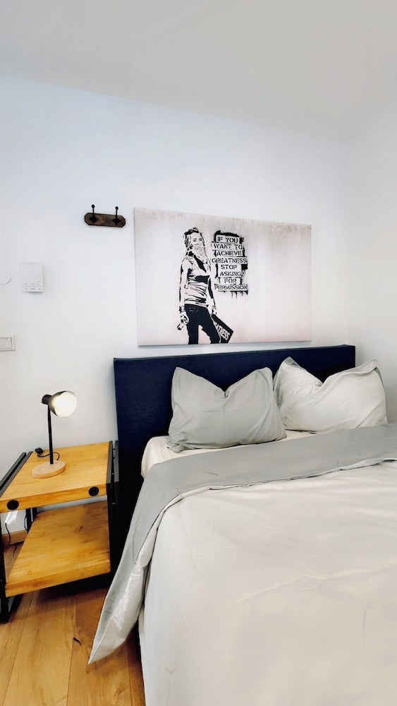 Cozy 5BR Apartment Near Kaufpark