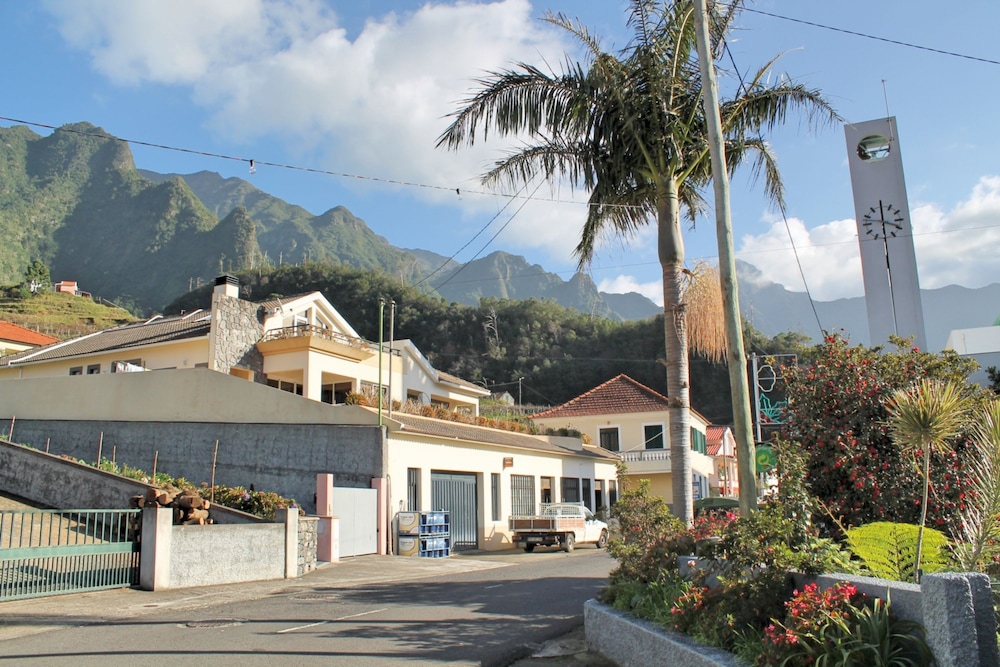 Dinis Country Apartment by Our Madeira