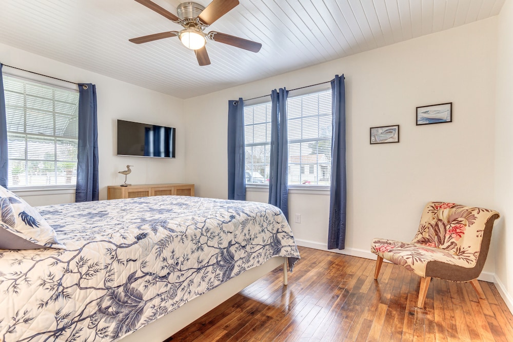 Charming Coastal Pensacola Home 1 Mi to Palafox St