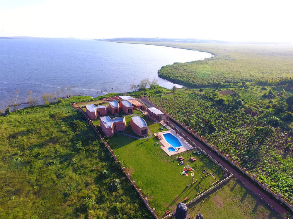 Buvi Lodge