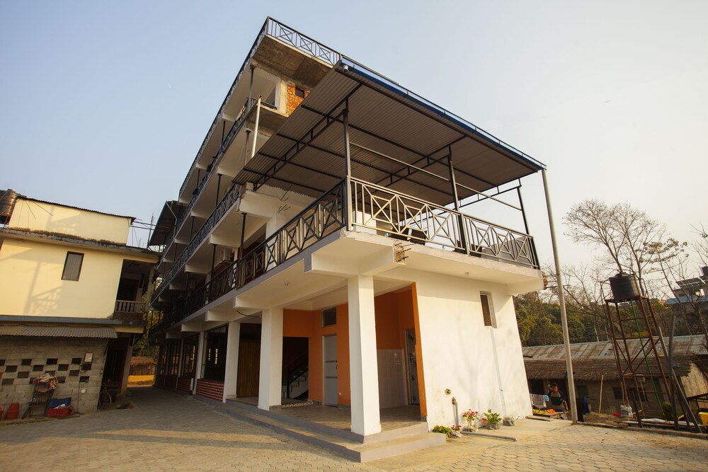 Sauraha Holiday Home