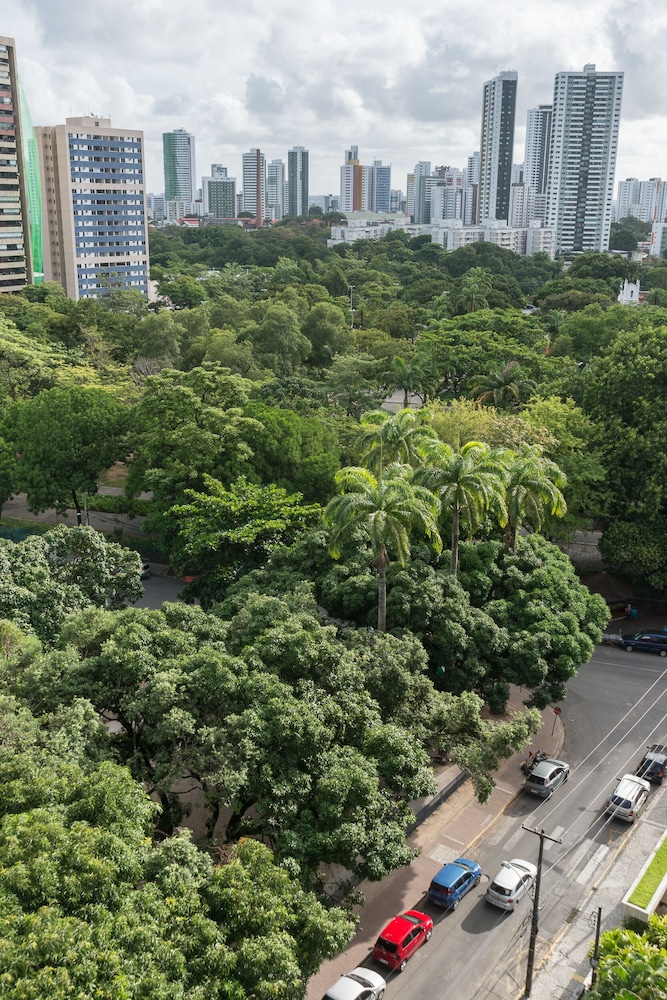 Ótimo Flat Bairro da Jaqueira Recife até 3 pessoas O Coração Verde da Cidade PBO902