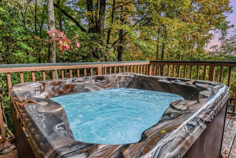Smoky Mountain Bliss 2 Bedroom Cabin