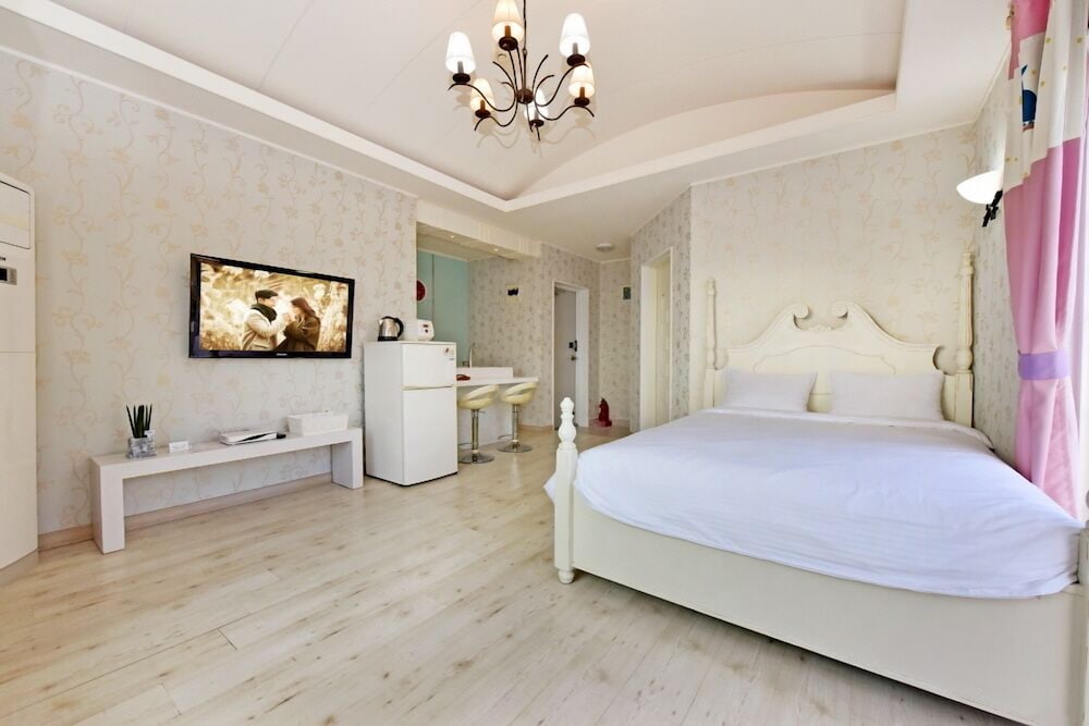 Namhae Bluemare Pension