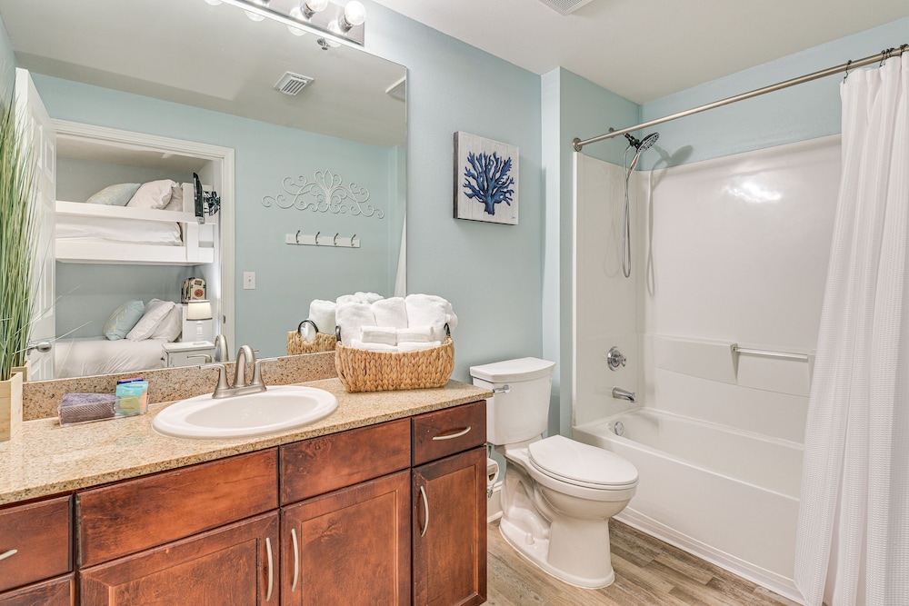 'ocean Oasis': PCB Condo w/ Balcony & Beach Views!
