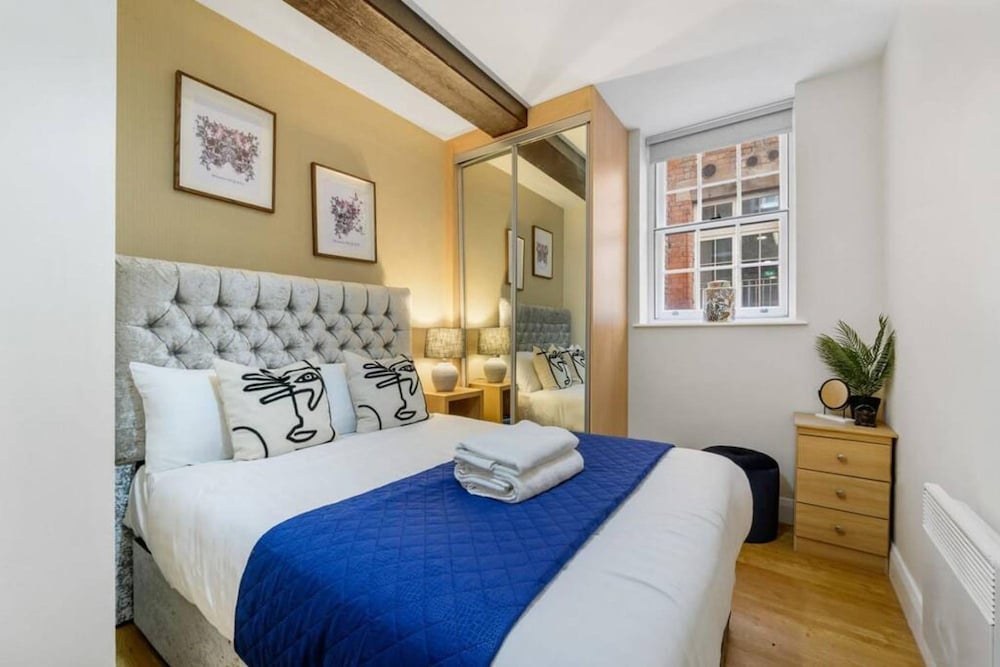 Host Apartments Queen Square Apartment
