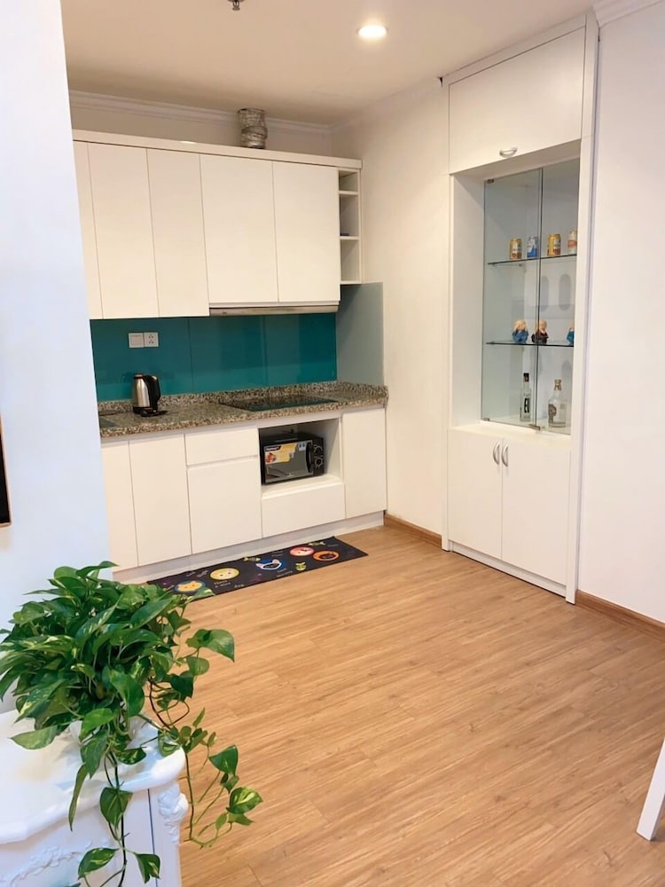 Bom Homestay Vinhomes Times City