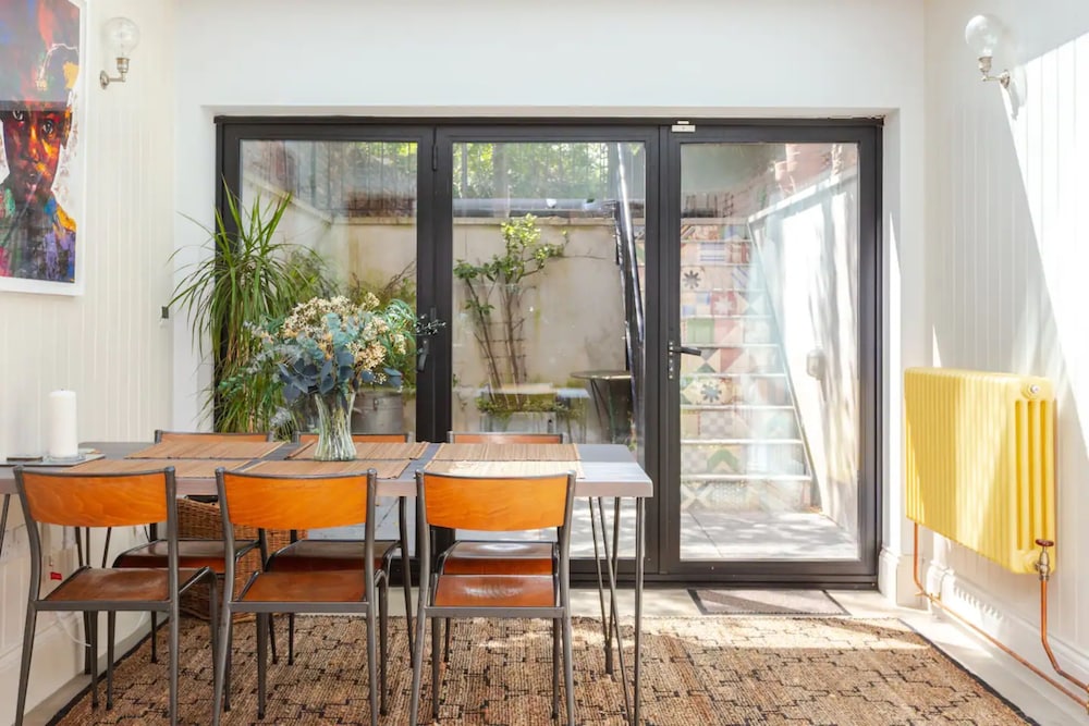 Stunning 2 Bedroom House in Peaceful London Fields