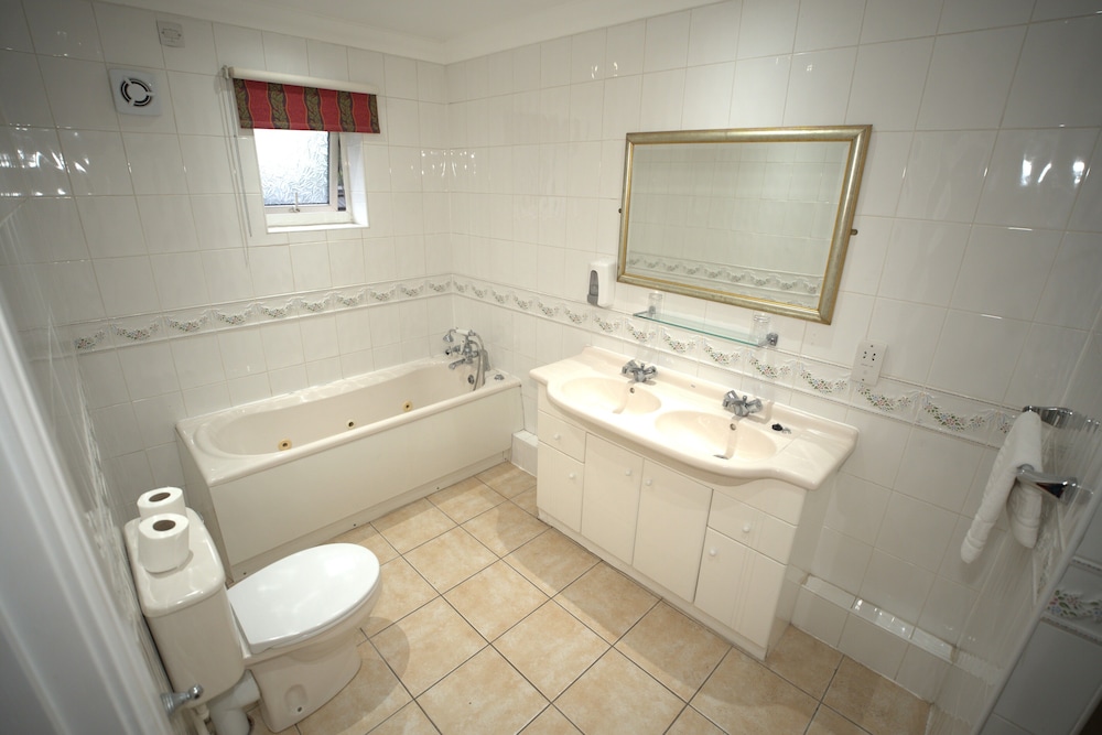 Rotherham Vacations - Consort Hotel - Property Image 17