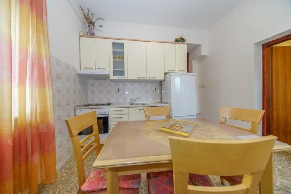 Brane - Economy Apartments - A2