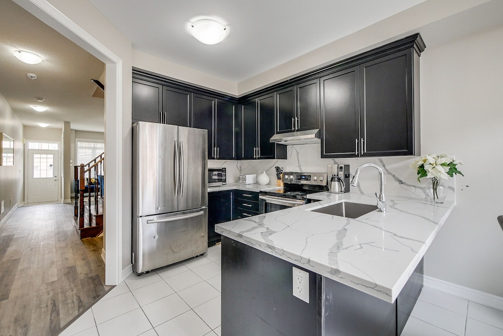 Aaira Suites 4 Bedroom - Image 3