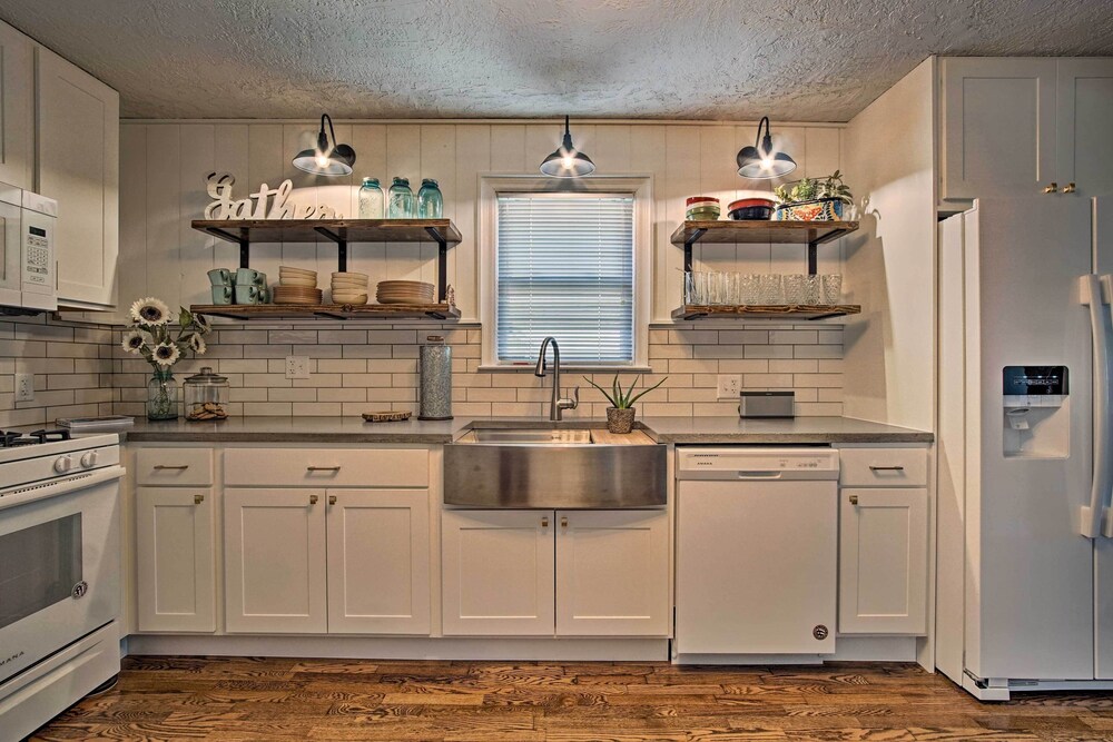 Emporia Vacations - Cute Emporia House - Mins to Downtown  Esu! - Property Image 22