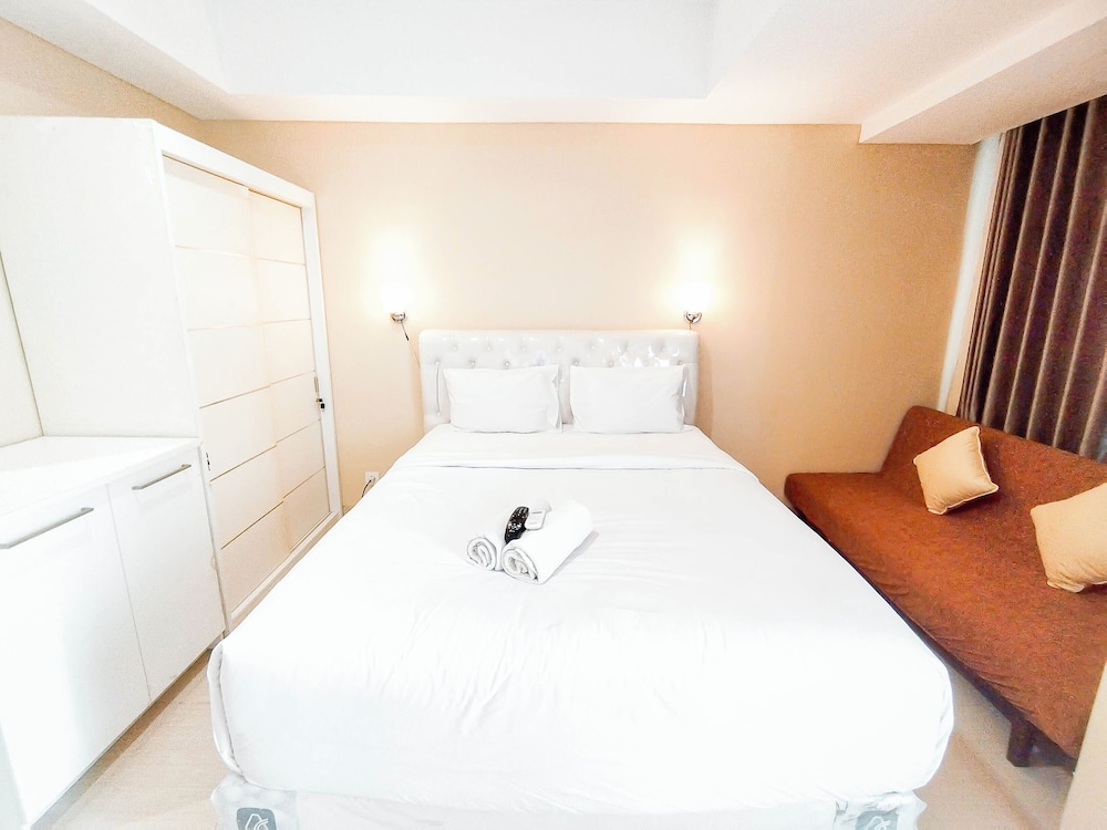 Stunning Studio with Strategic Location at Grand Sungkono Lagoon Apartment