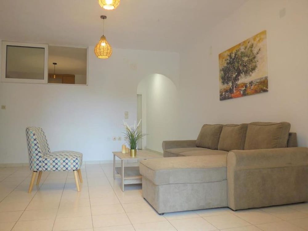 "kalamaki Plaza Apartments 'elia'"