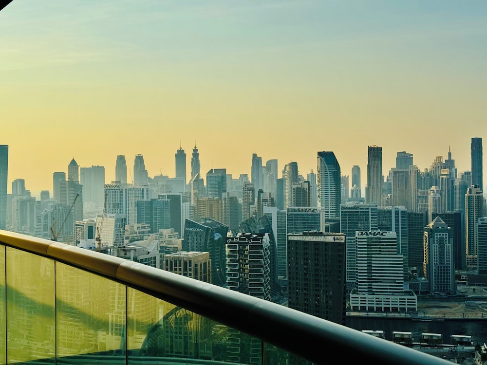 Venduras Cozy 1BR at Damac Tower