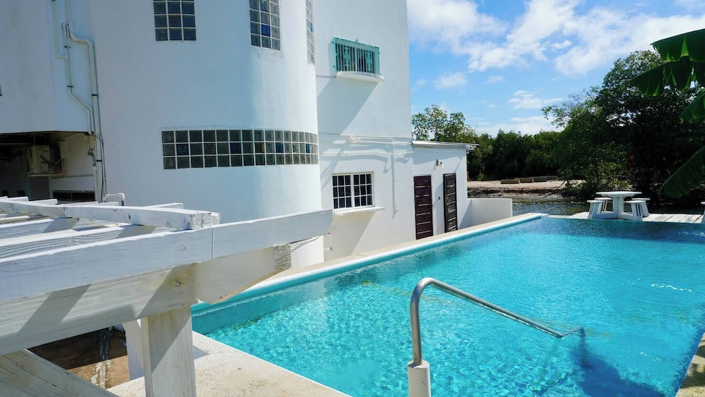 See Belize Tranquil Sea View Studio With
