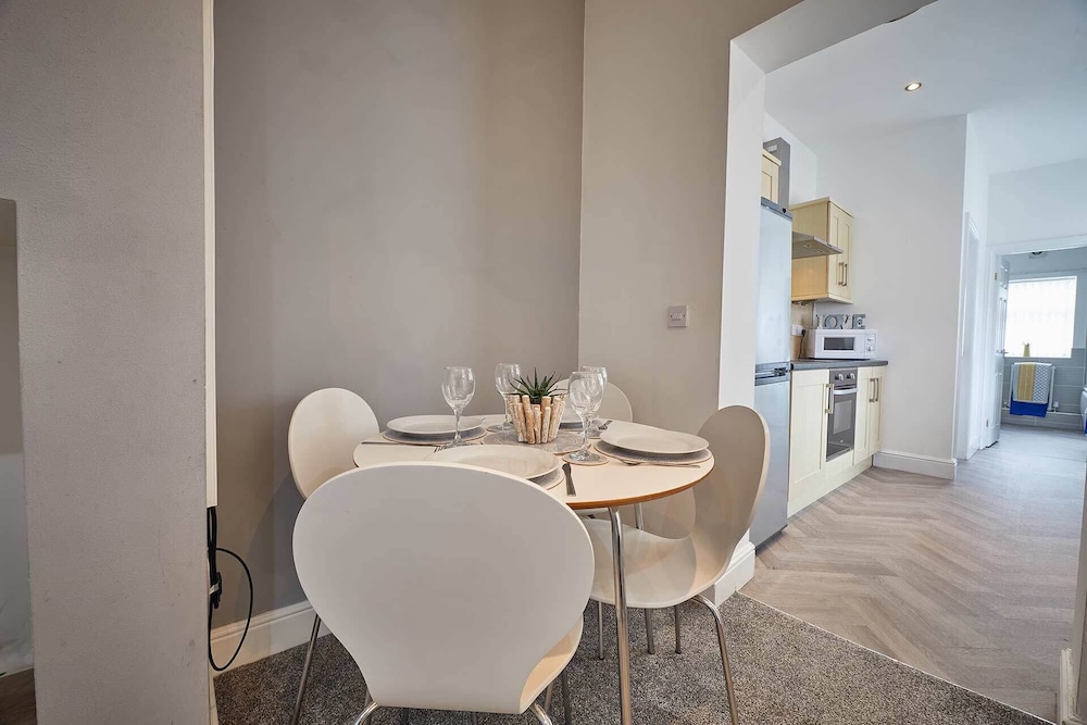 Whitley Bay Vacations - Host Stay Skyview - Property Image 9