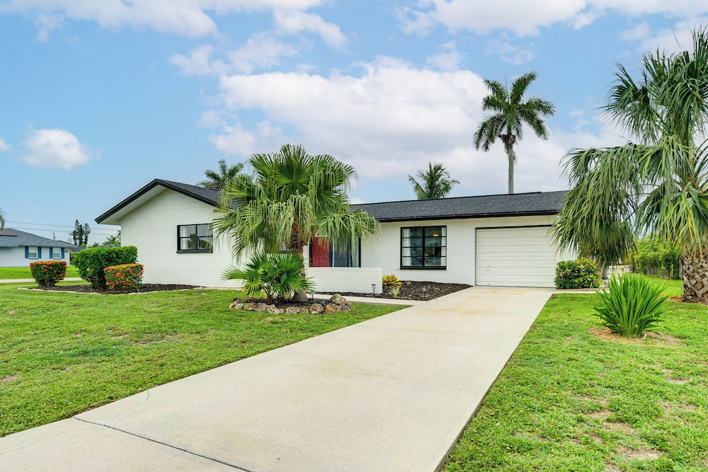 4 Mi to Dtwn Cape Coral: Home w/ Pool & Patio